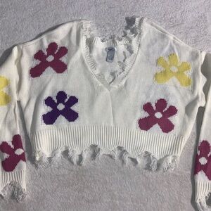 Cute fringe floral sweater Sz medium